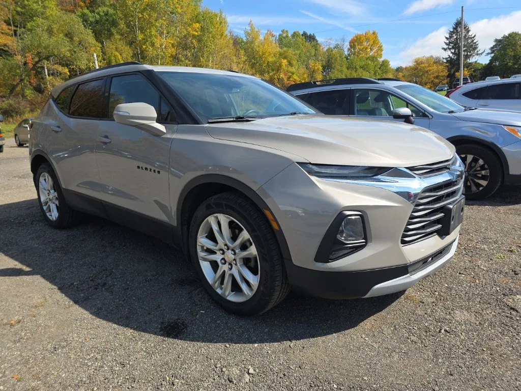 Used 2021 Gray Chevrolet LT image 4