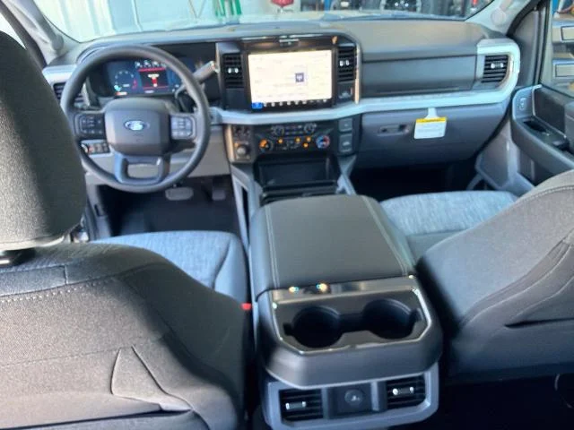 New 2027 Iconic Silver Metallic Ford F-250® XLT image 45