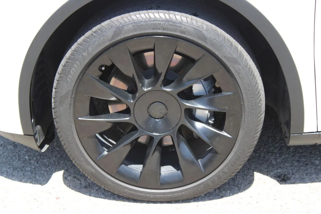 Used 2021 White Tesla Standard Range image 8