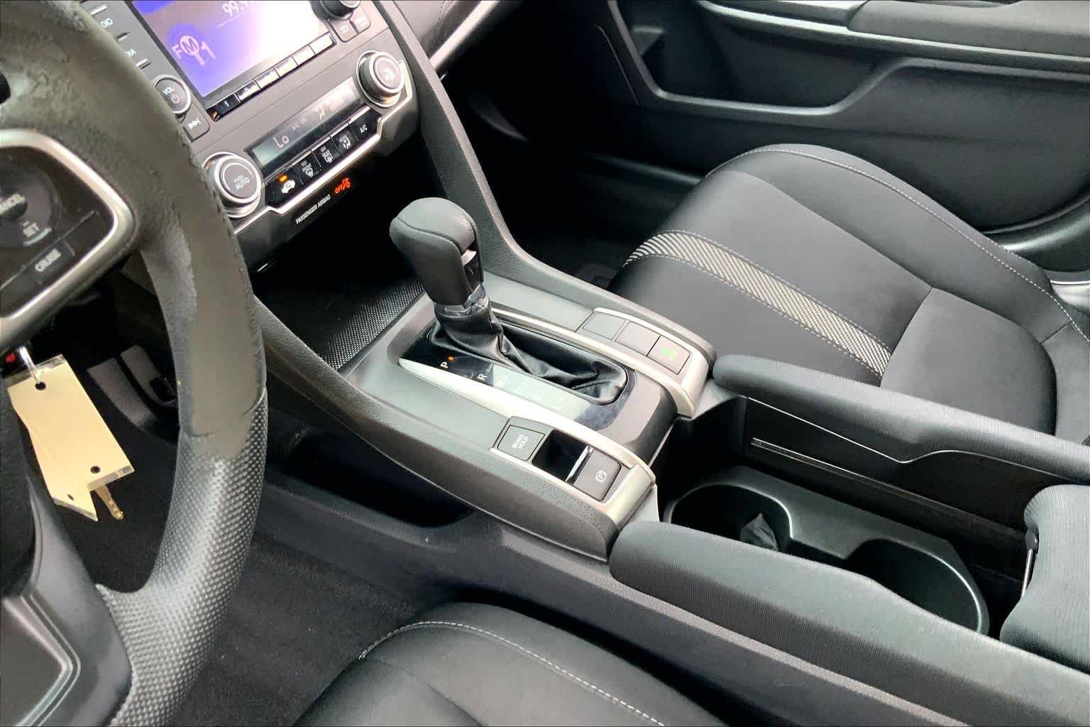 Used 2016  Honda LX image 16