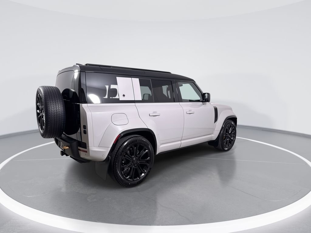 2026 Land Rover Defender OCTA - Photo 8