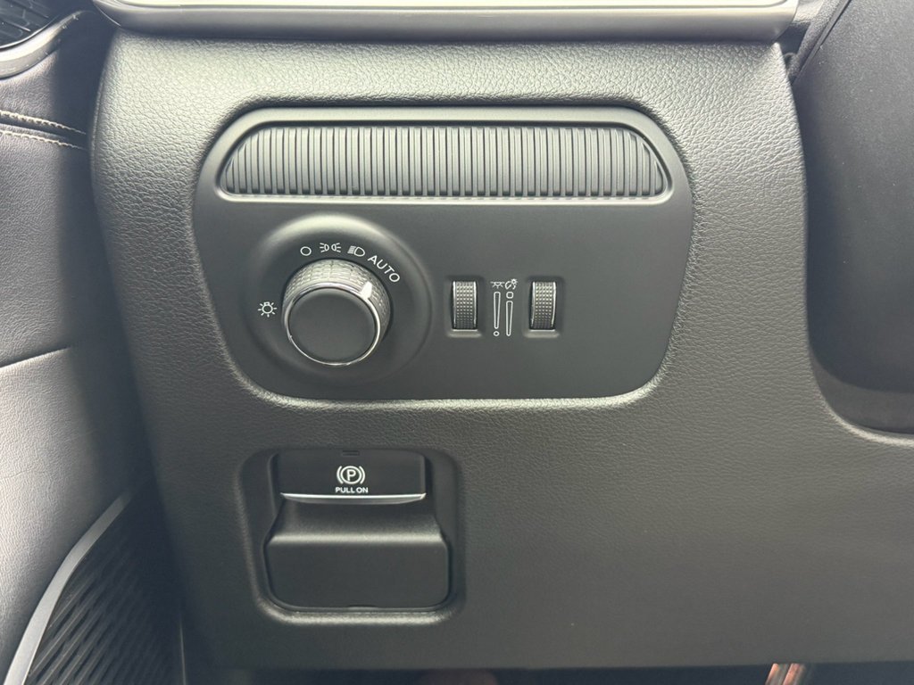 Used 2026 BLACK Jeep Upland image 25