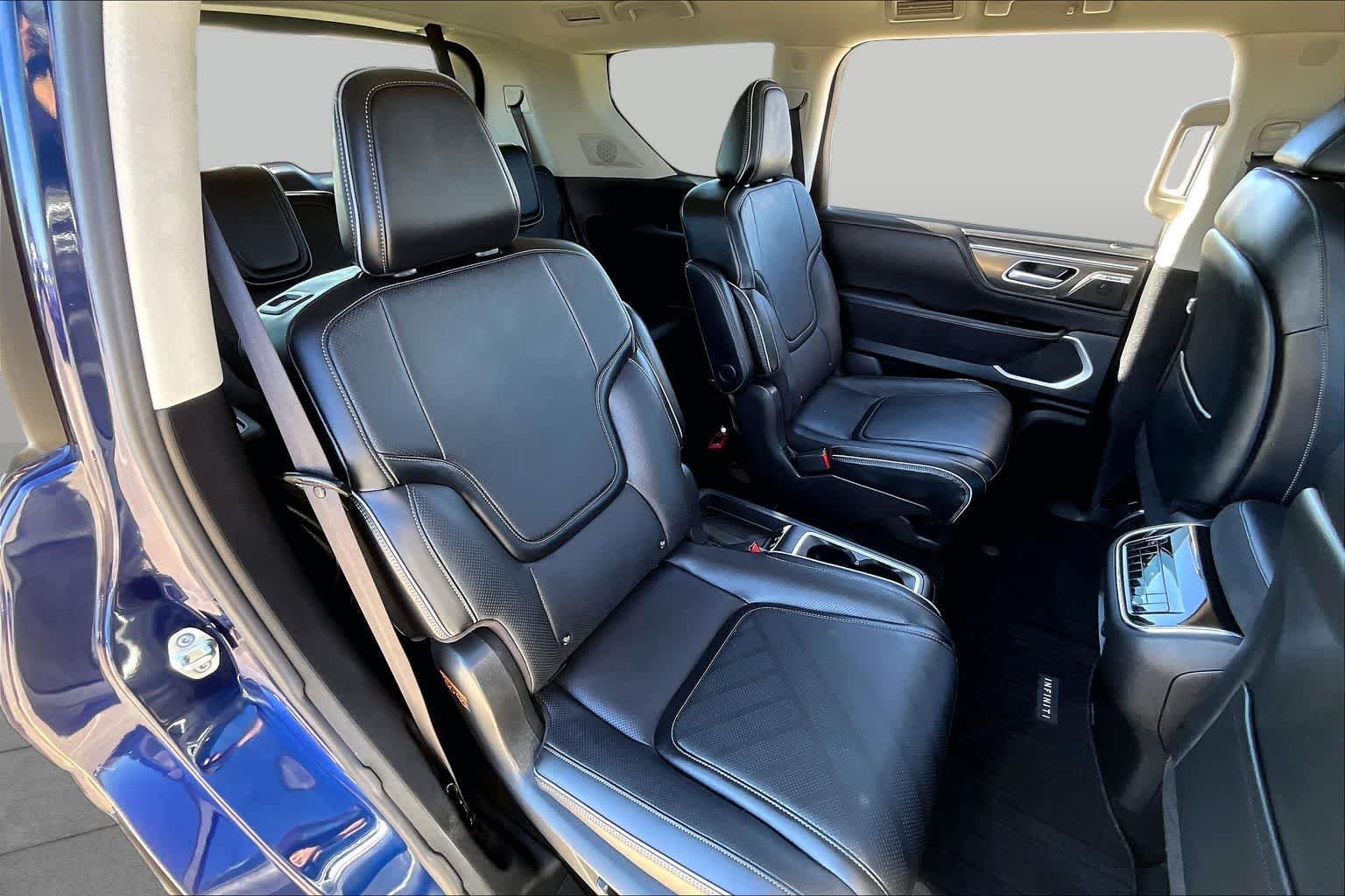 Used 2025 Grand Blue INFINITI LUXE image 29