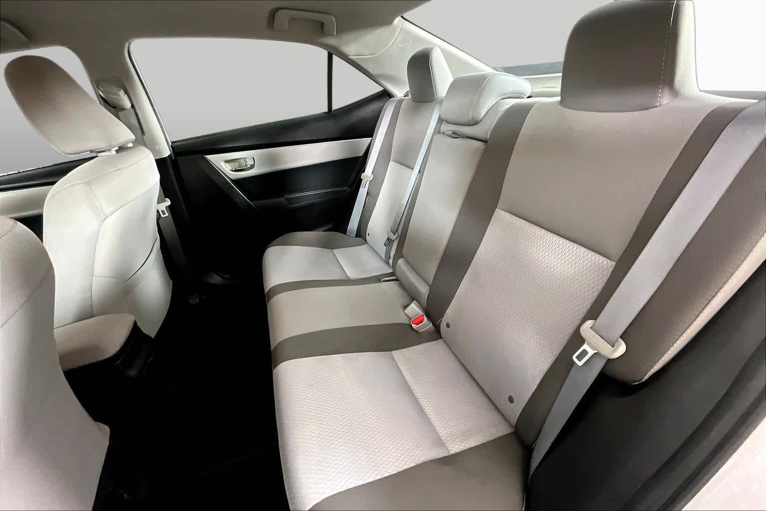 Used 2017 Classic Silver Metallic Toyota L image 18