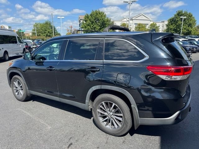 Used 2019 Midnight Black Metallic Toyota XLE image 23