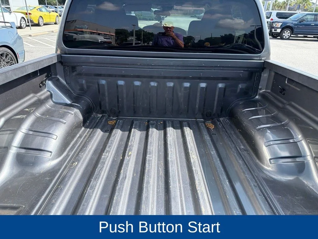 Used 2022 Gray Nissan SV image 5