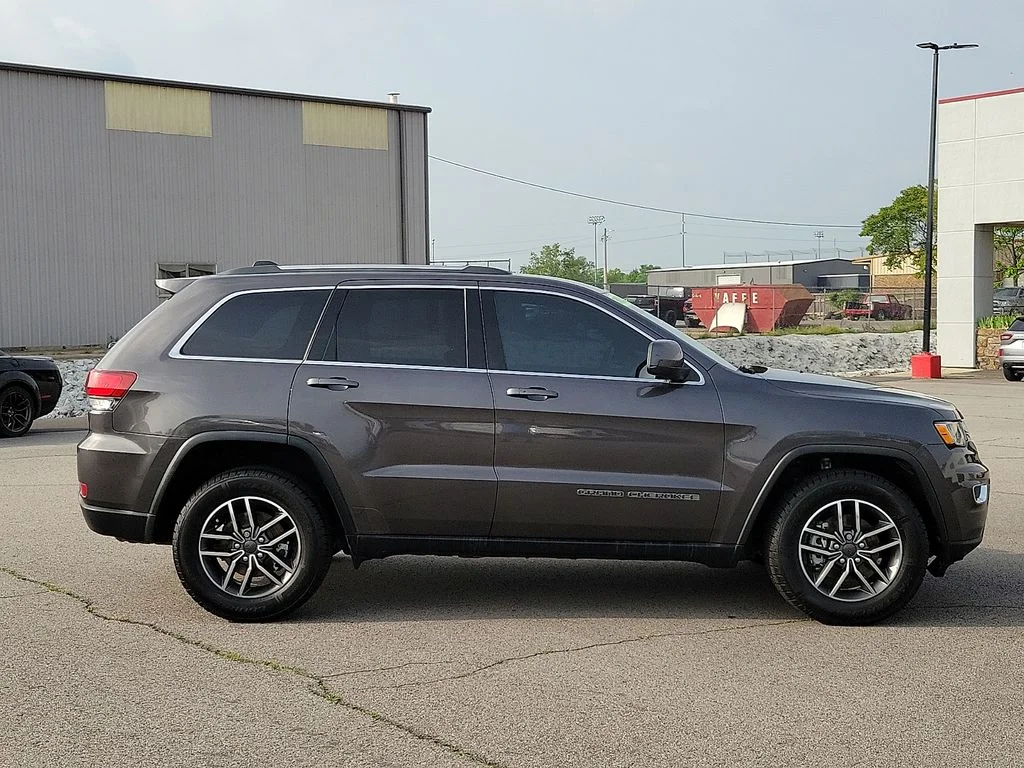 Used 2020 Gray Jeep Laredo E image 6