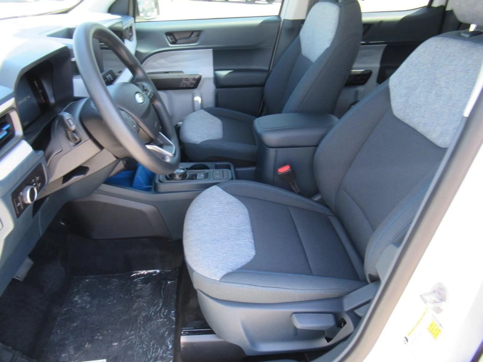 New 2026 Oxford White Ford XLT image 19