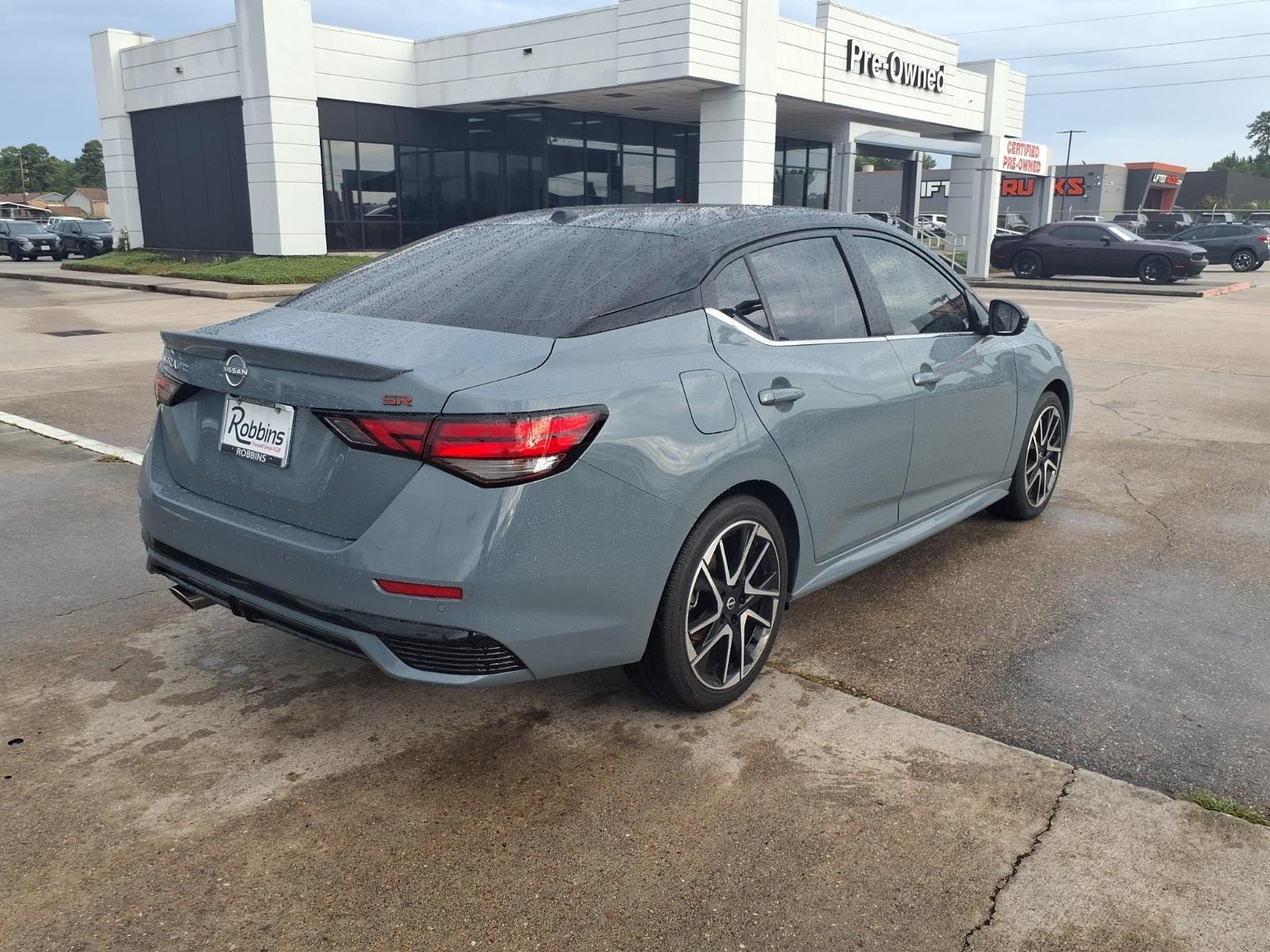 Used 2025  Nissan SR image 2