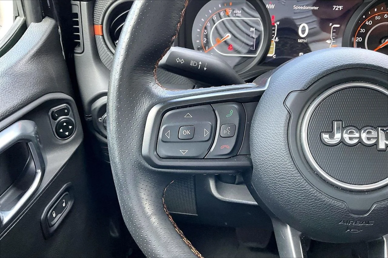 Certified Used 2024 Black Jeep Mojave image 29
