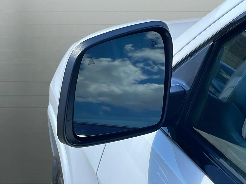 Used 2020 White Jeep Altitude image 43