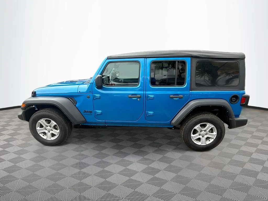 Used 2022 Blue Jeep Unlimited Sport S image 9