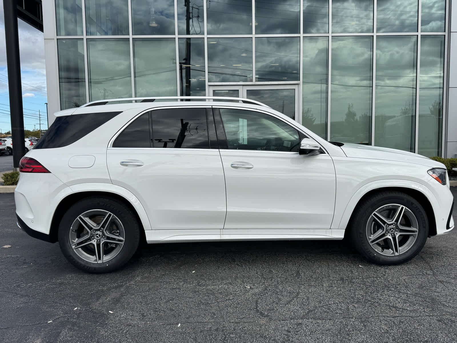 New 2026 Polar White Mercedes-Benz GLE 450 image 10