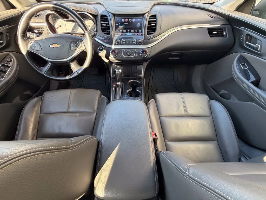Used 2018 Gray Chevrolet LT image 8