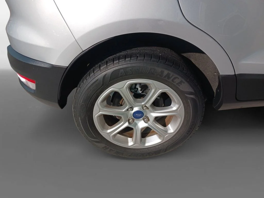 Used 2020 Silver Ford SE image 10