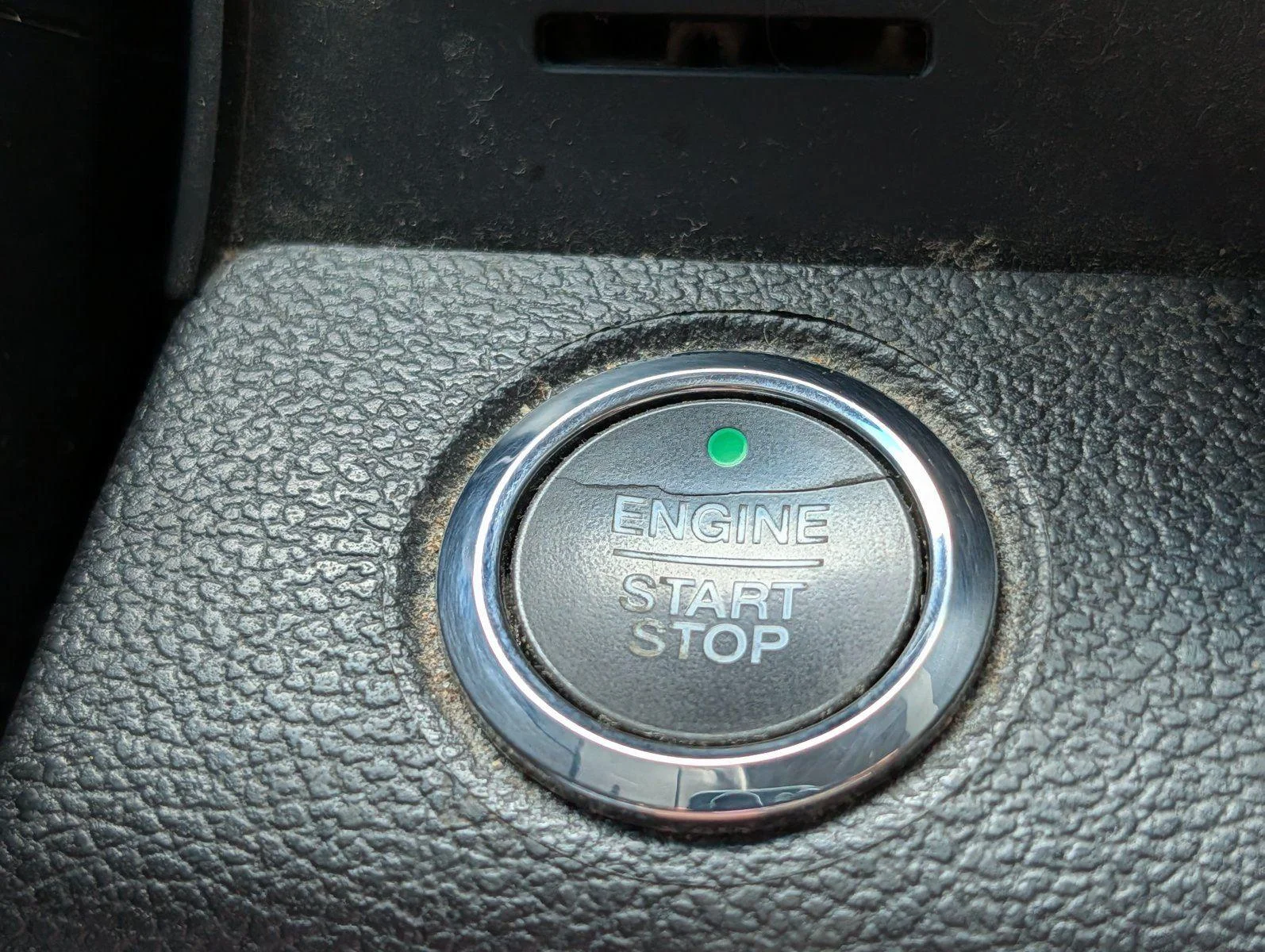 Used 2018 White Platinum Metallic Tri-Coat Ford LARIAT image 27