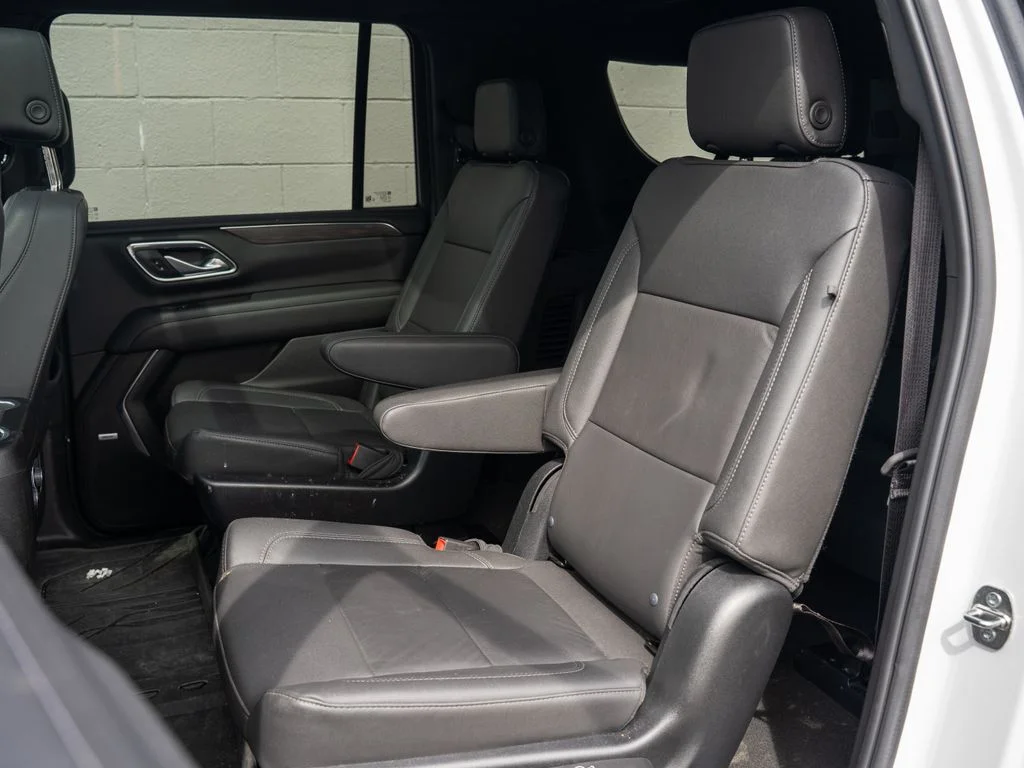 Used 2023 White Chevrolet Z71 image 18