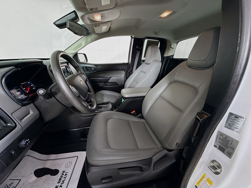 Used 2019 WHITE Chevrolet Work Truck image 2
