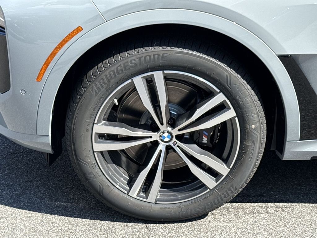 New 2027 Gray Metallic BMW xDrive40i image 10