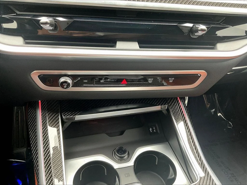 Used 2024 White Metallic BMW M60i image 16