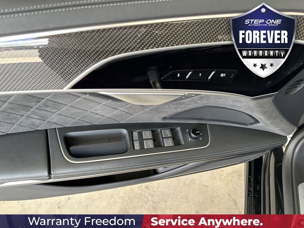 Used 2024  Audi 4.0T image 11