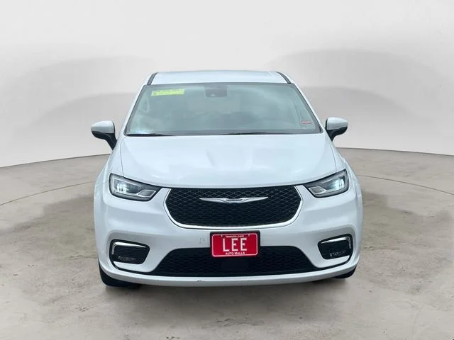 Used 2023 White Chrysler Touring L image 8