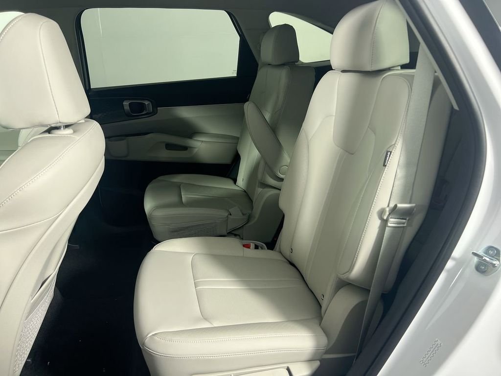 New 2026 Glacial White Pearl Kia EX image 27