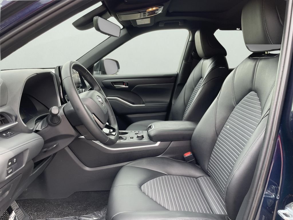 Used 2025  Toyota XSE image 10
