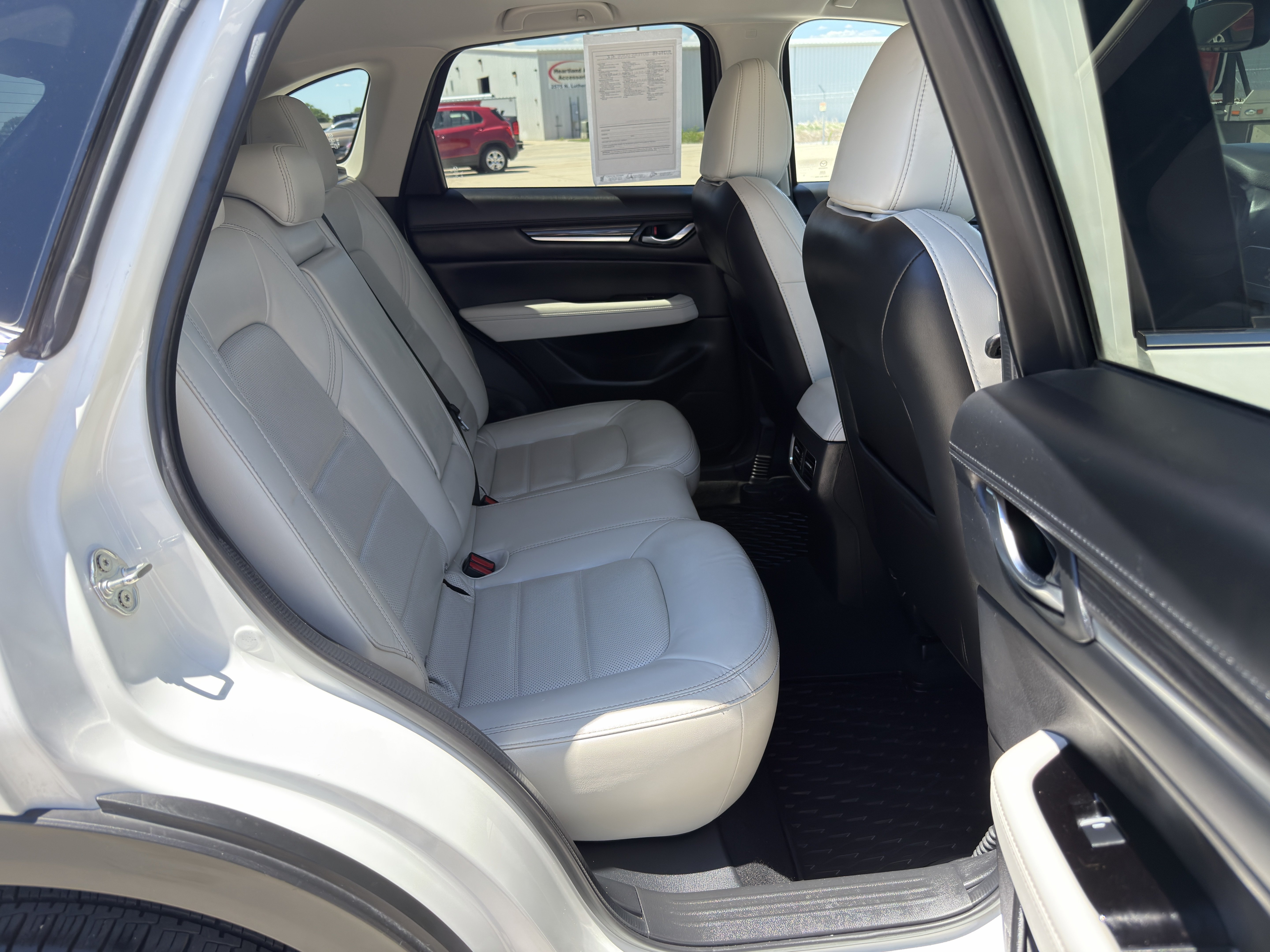 Used 2021 Snowflake White Pearl Mica Mazda Grand Touring image 16