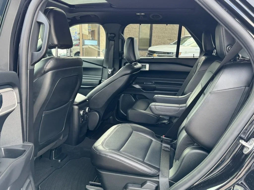 Used 2020 Agate Black Metallic Ford Limited image 10