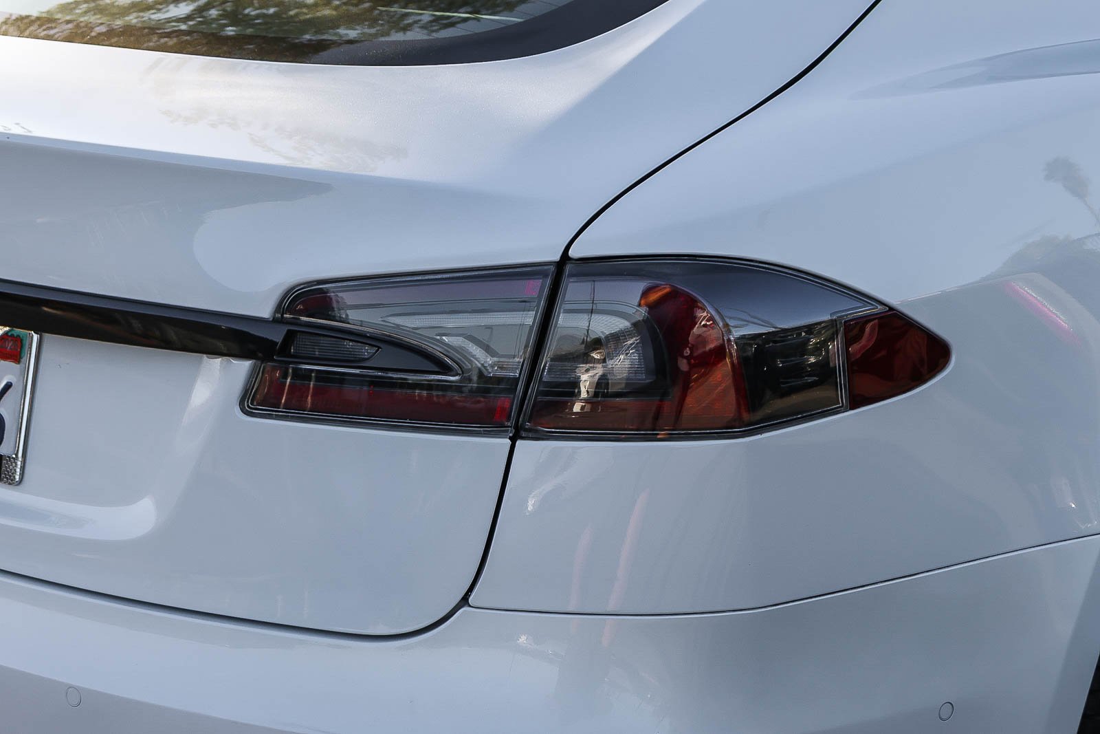 Used 2022 White Tesla Base image 7