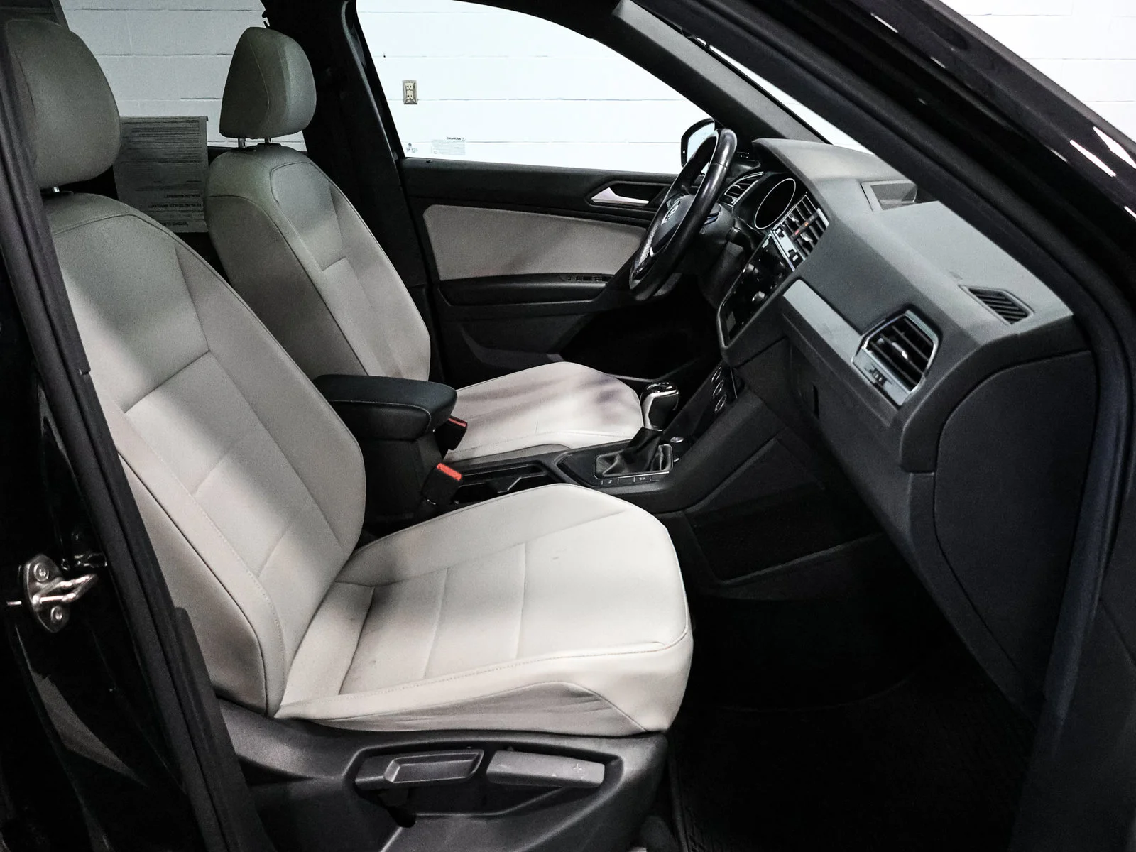 2021 Volkswagen Tiguan SE R-LINE BLACK - Photo 22