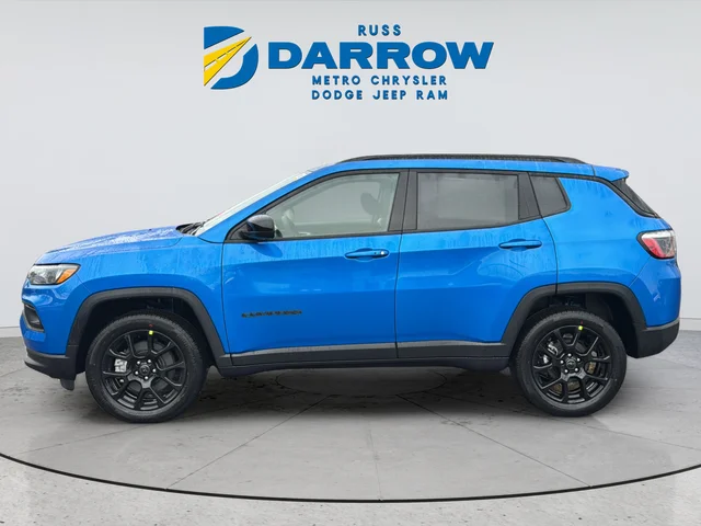 New 2026 Hydro Blue Pearl-Coat Exterior Paint Jeep Latitude image 2