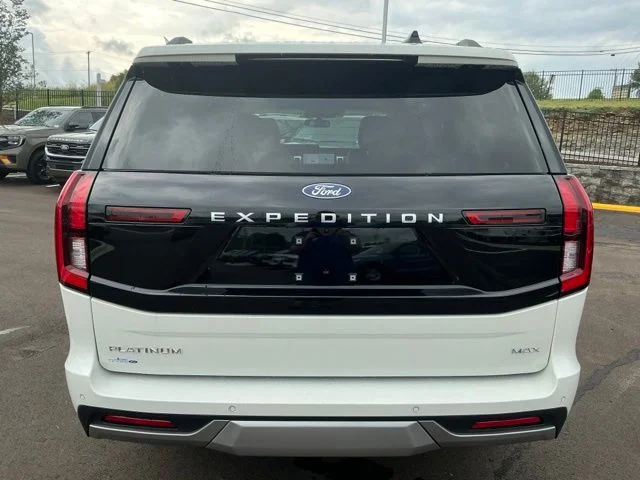 New 2026 Star White Metallic Tri-Coat Ford MAX Platinum® image 6