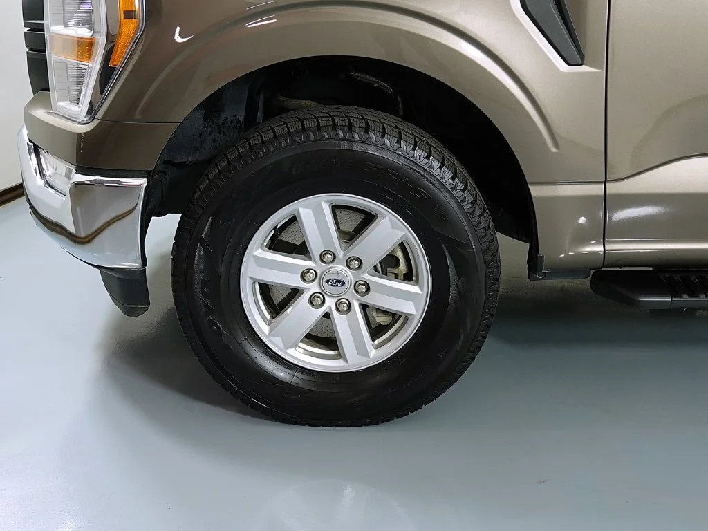 Used 2022 Gray Ford XL image 9