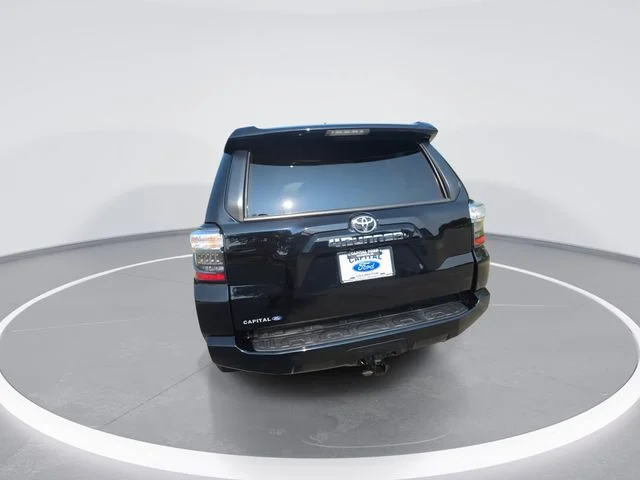 Used 2020 Black Toyota SR5 image 7