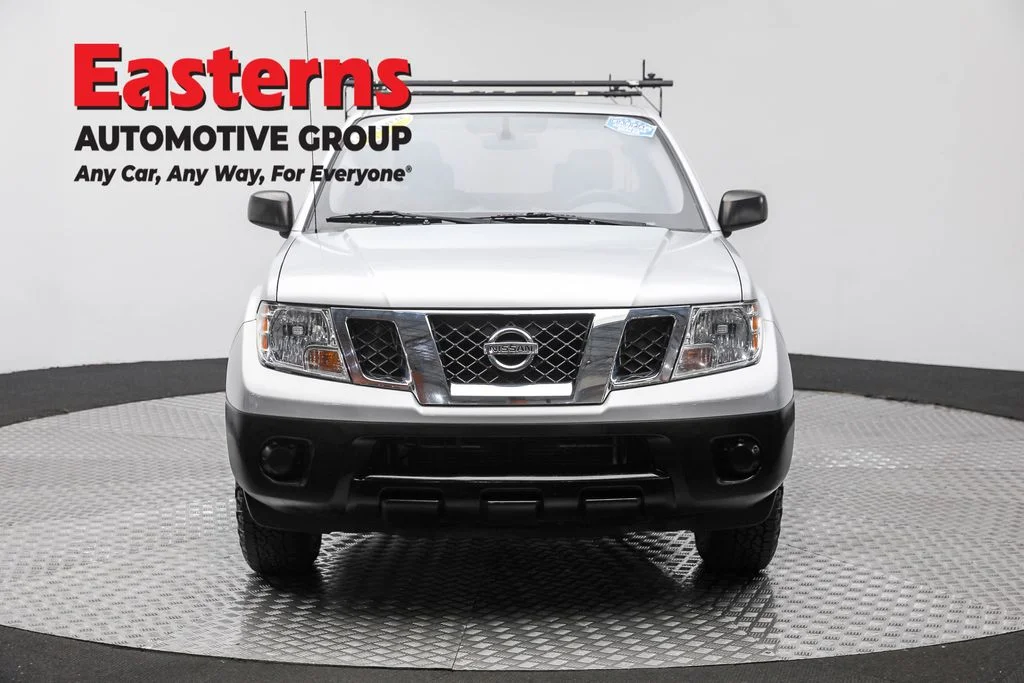 Used 2019 Silver Nissan S image 2