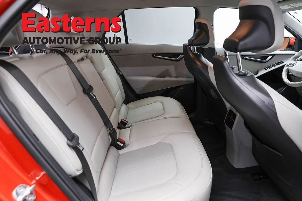 Used 2023 Red Kia Wind image 22