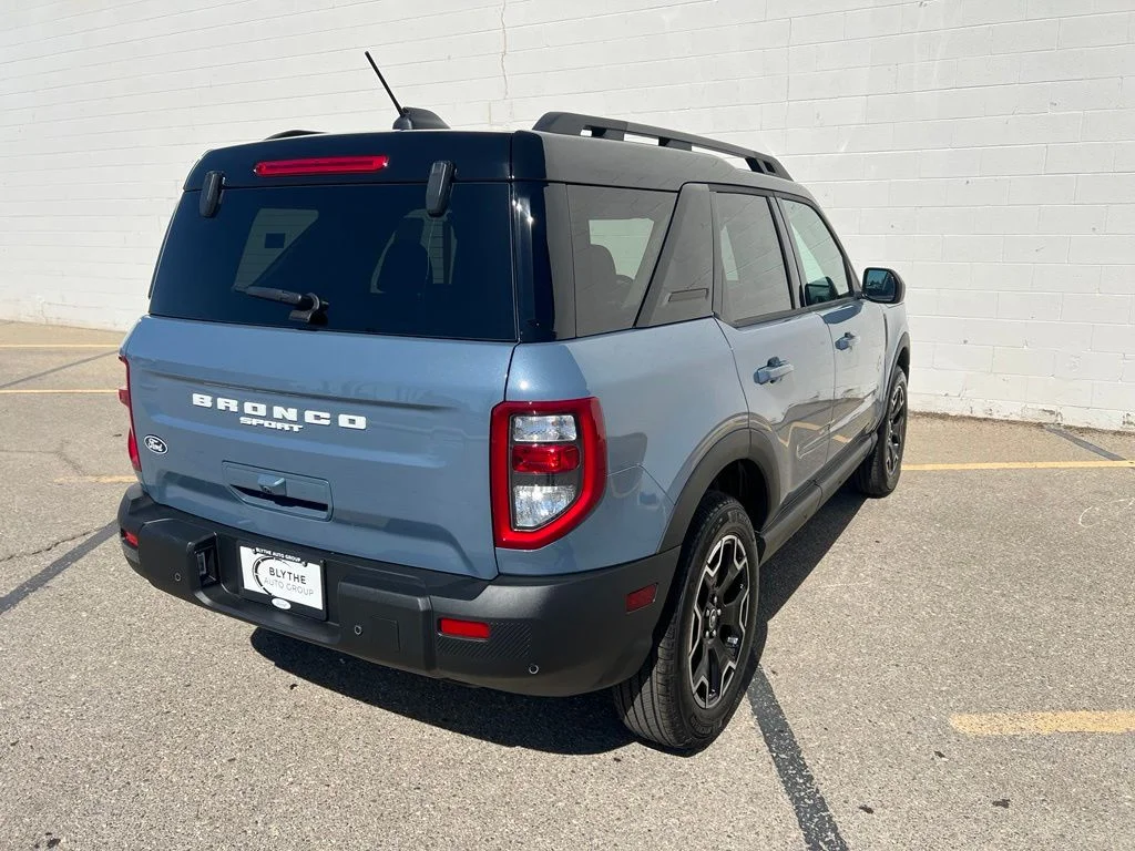 New 2026 Azure Gray Metallic Tri-Coat Ford Outer Banks® image 5