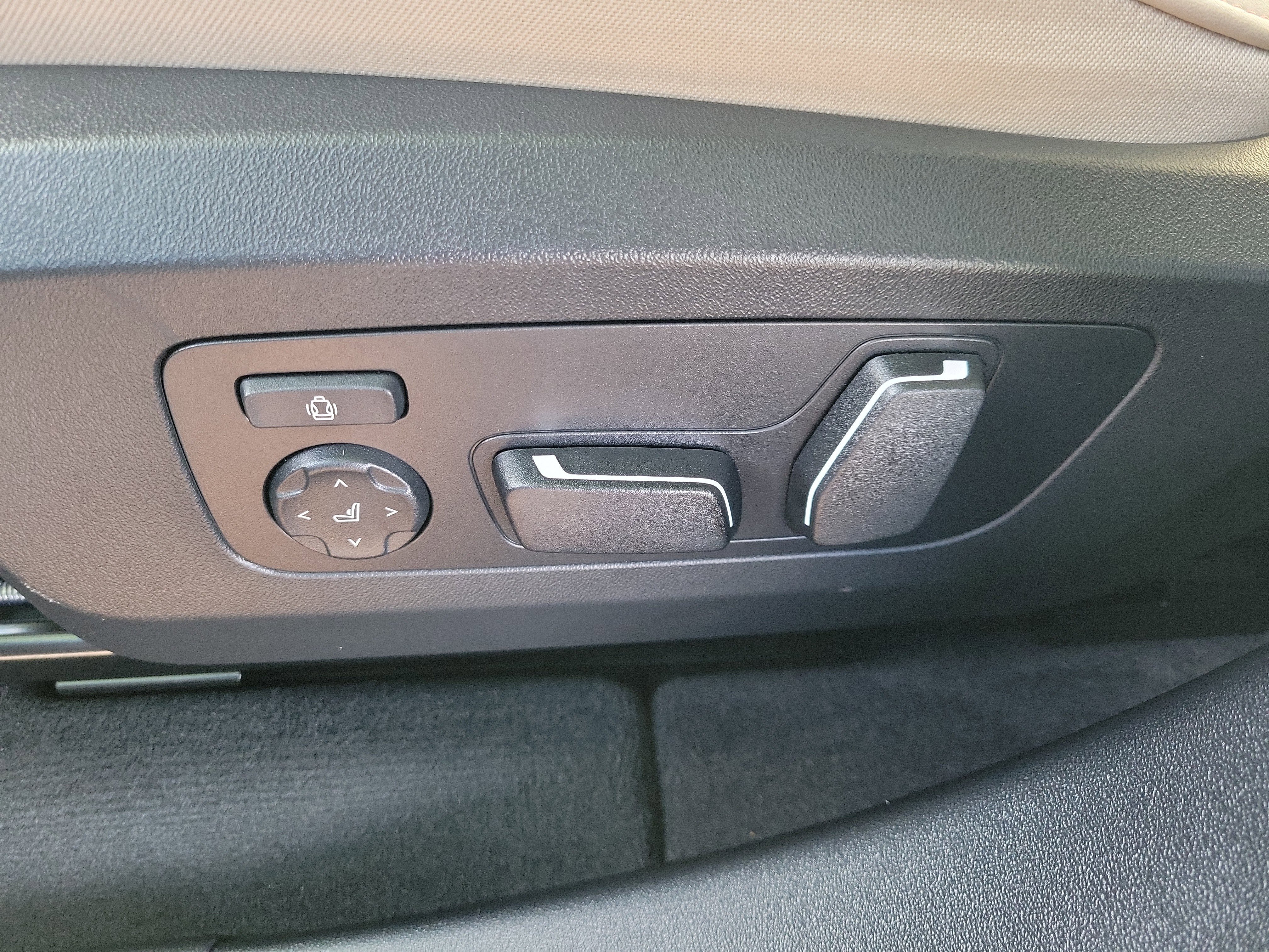New 2026 Skyscraper Grey Metallic BMW 30 xDrive image 16