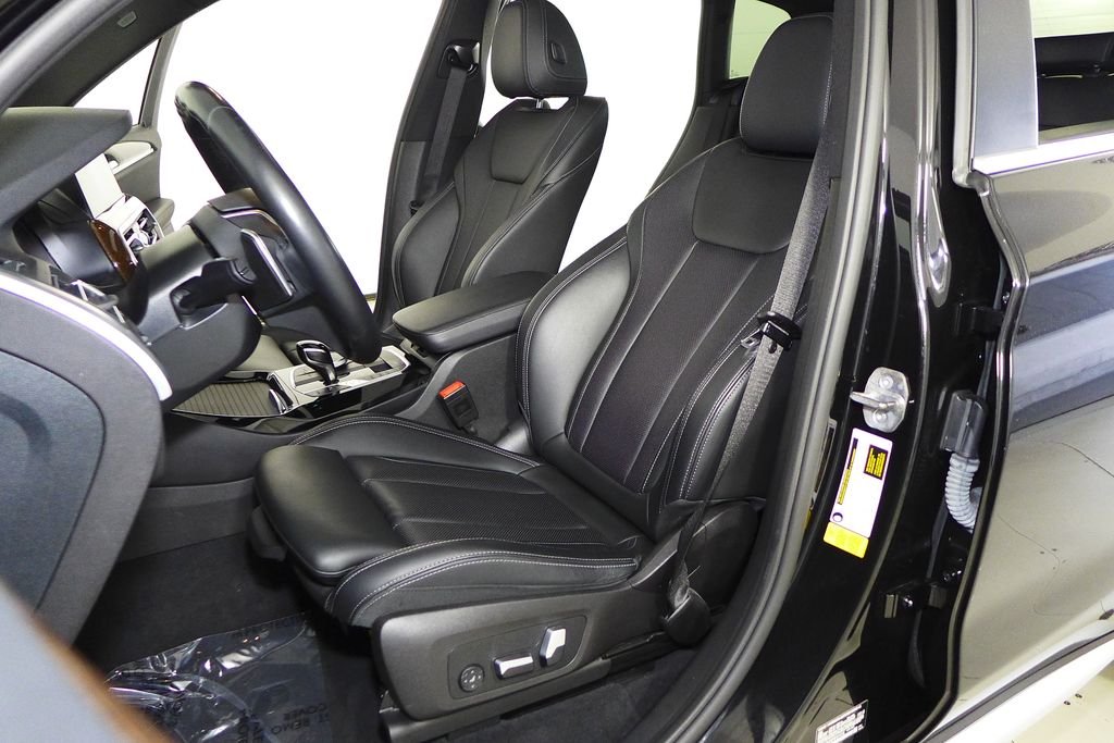 Used 2023 Black Sapphire Metallic BMW sDrive30i image 22