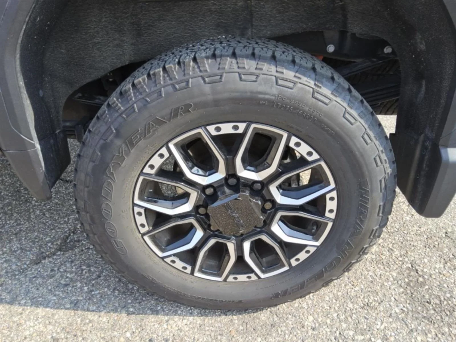 Used 2026 Onyx Black GMC Denali Ultimate image 21