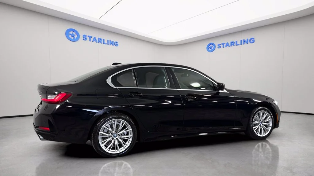 2024 BMW 3 Series 330e - Photo 7