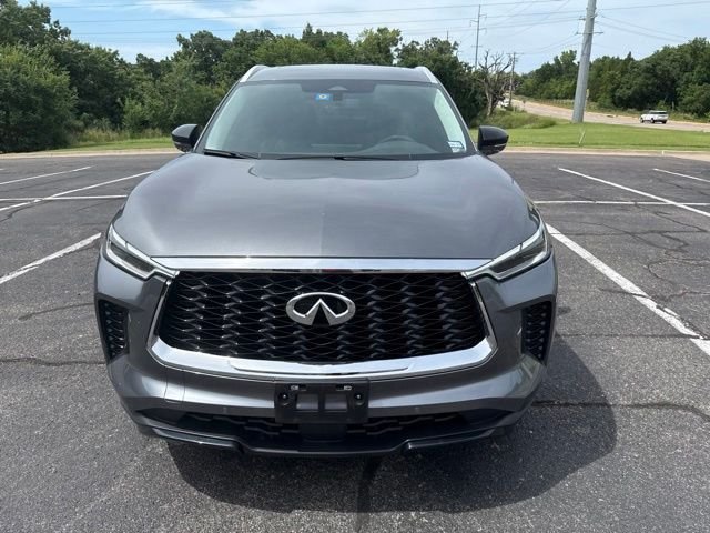 Used 2023 Gray INFINITI LUXE image 2
