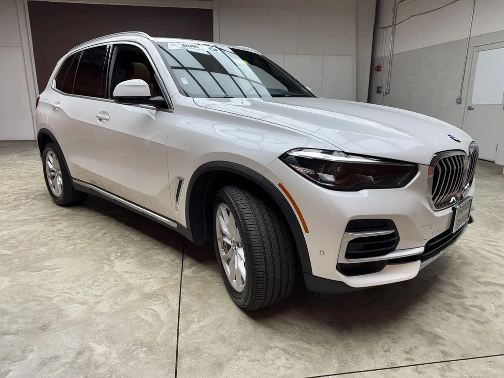 Used 2022 White BMW xDrive40i image 8