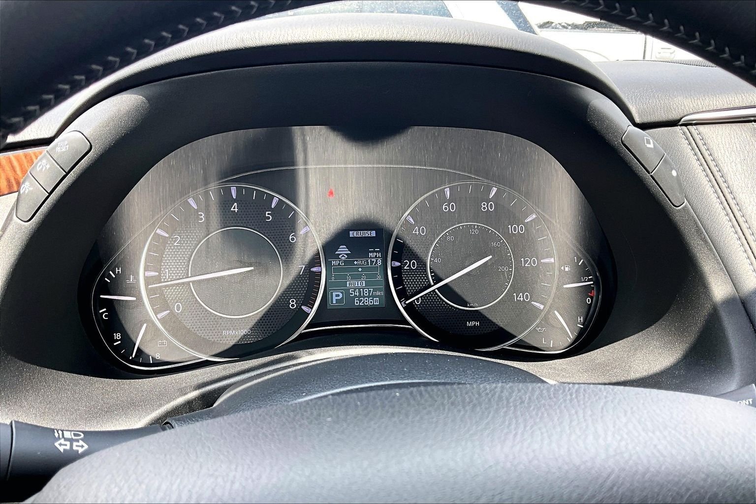 Used 2019 Pearl White Nissan Platinum image 12