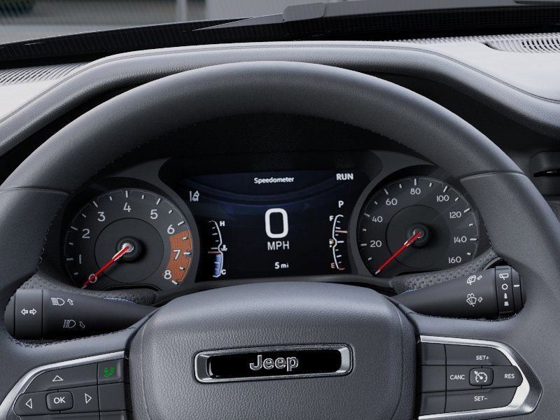 New 2026 Diamond Black Crystal Pearlcoat Jeep Latitude image 17