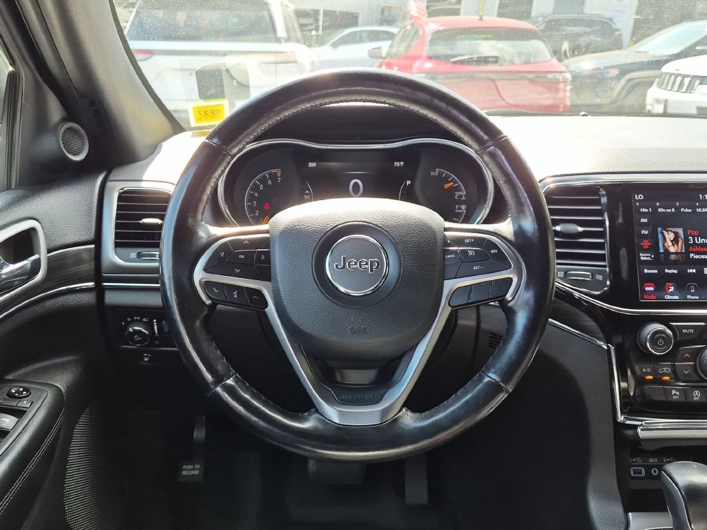 Used 2020 Gray Jeep Limited image 14