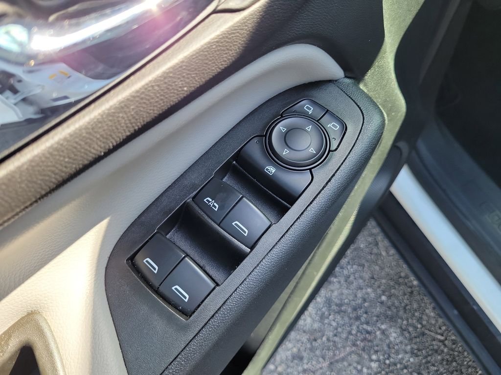 Used 2021 White Chevrolet LS image 20