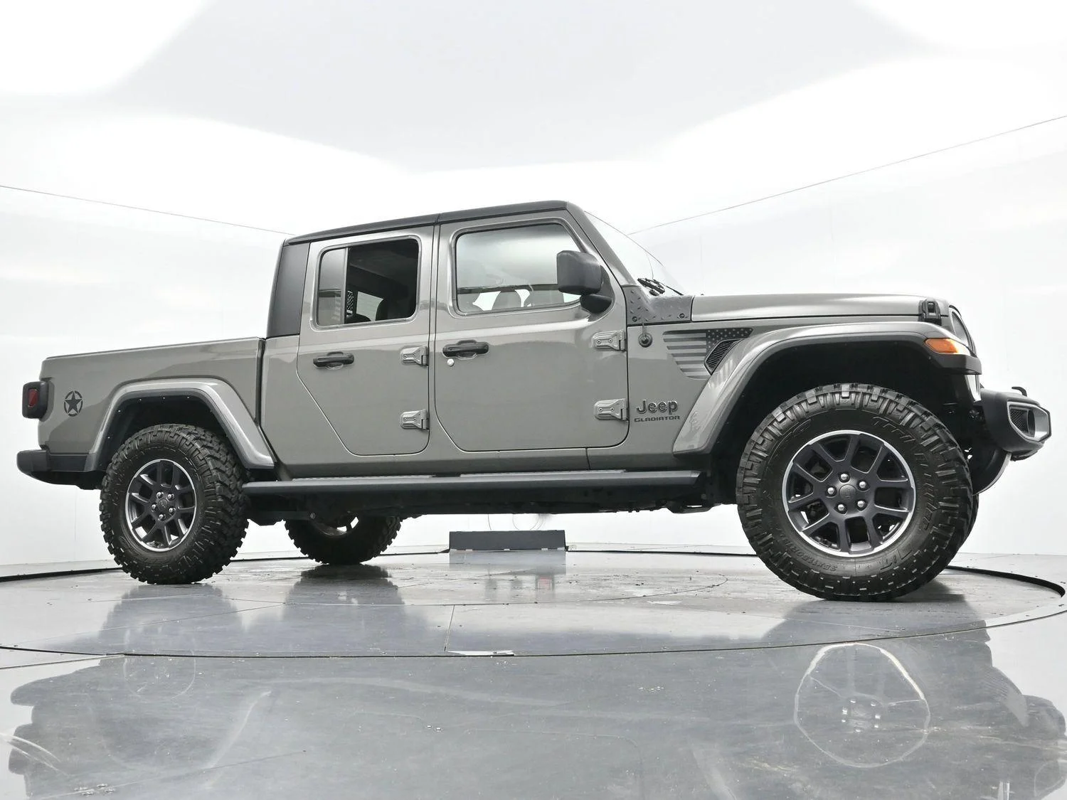 Used 2022 Sting-Gray Clearcoat Jeep Overland image 41